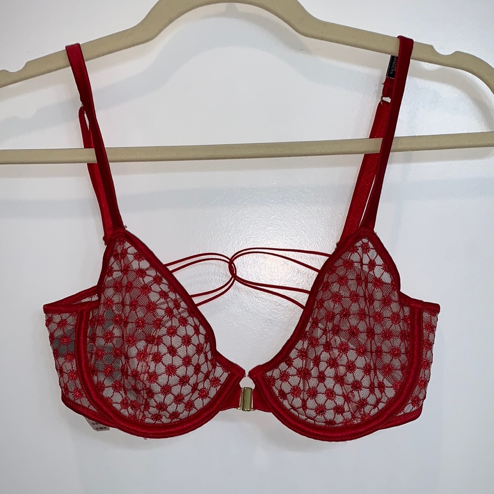 New Victoria Secret unlined Demi red bra size 32C